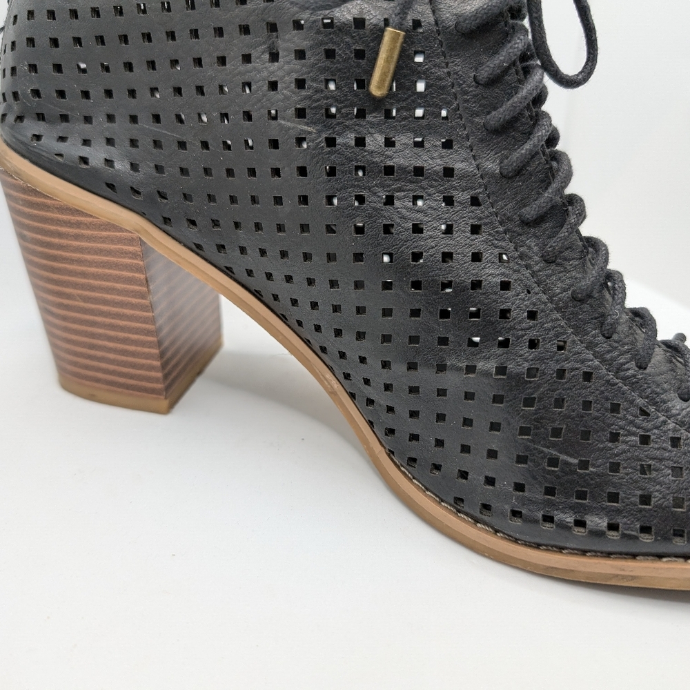 Forever 21 Black lace up booties sz 9 - Picture 2 of 9